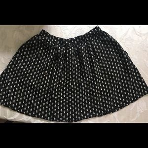 Woman’s  XS Lucky skirt black flowers